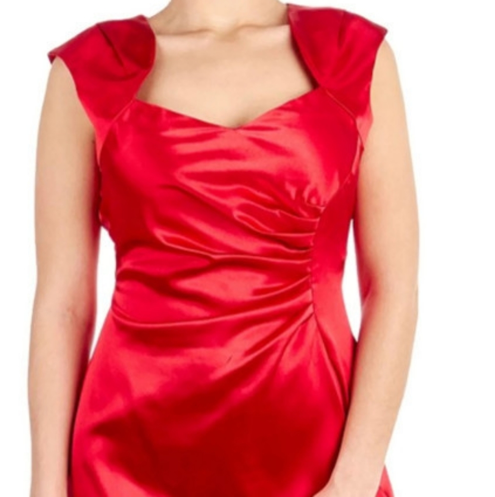 Satin Cap Sleeve Ruched Side Sweetheart Neck Dress
